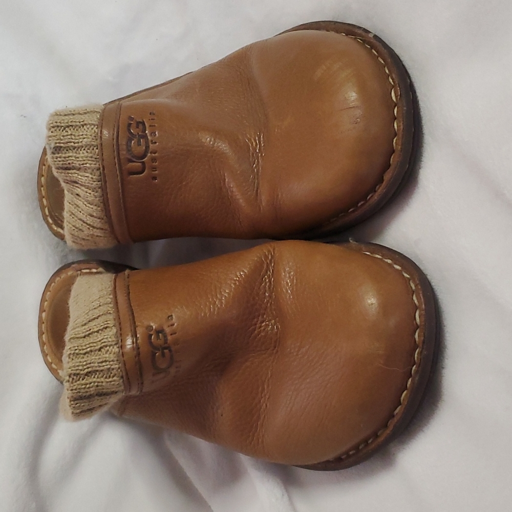 UGG Clog